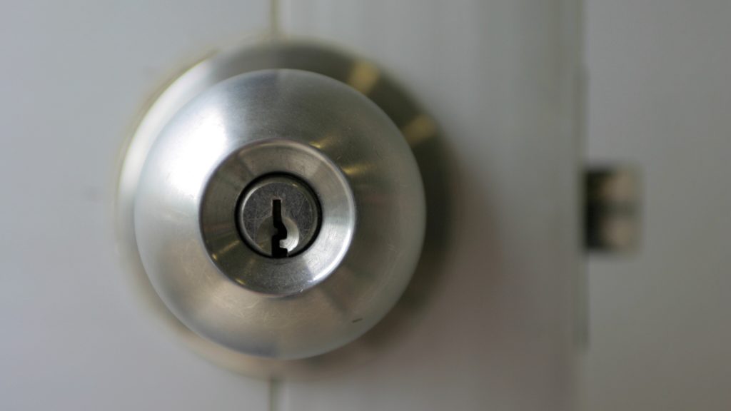 A privacy door knob
