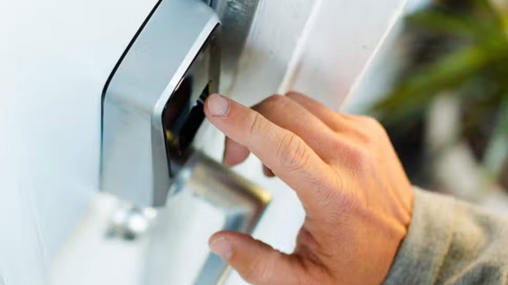 An electronic door lock system for home