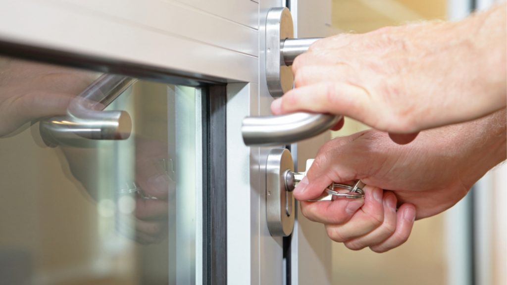 A lock installment that considers commercial locksmith services cost